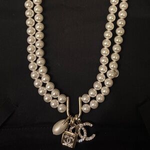 NEW NEVER WORN - Chanel Pearl Choker